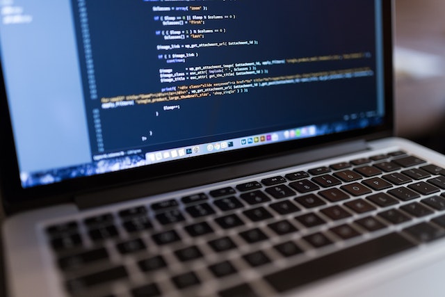 Bezpieczna migracja strony WordPress z hostingu współdzielonego na wydajny VPS